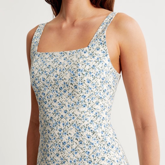 Abercrombie Stretch Column Midi Dress in White Floral - Picture 3 of 5